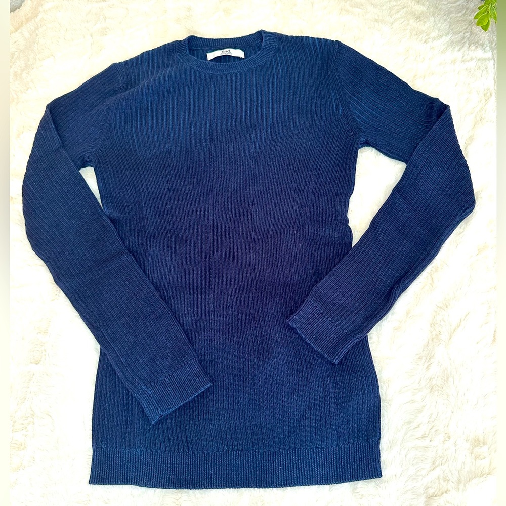 Men’s lightweight ribbed sweater Size Medium.